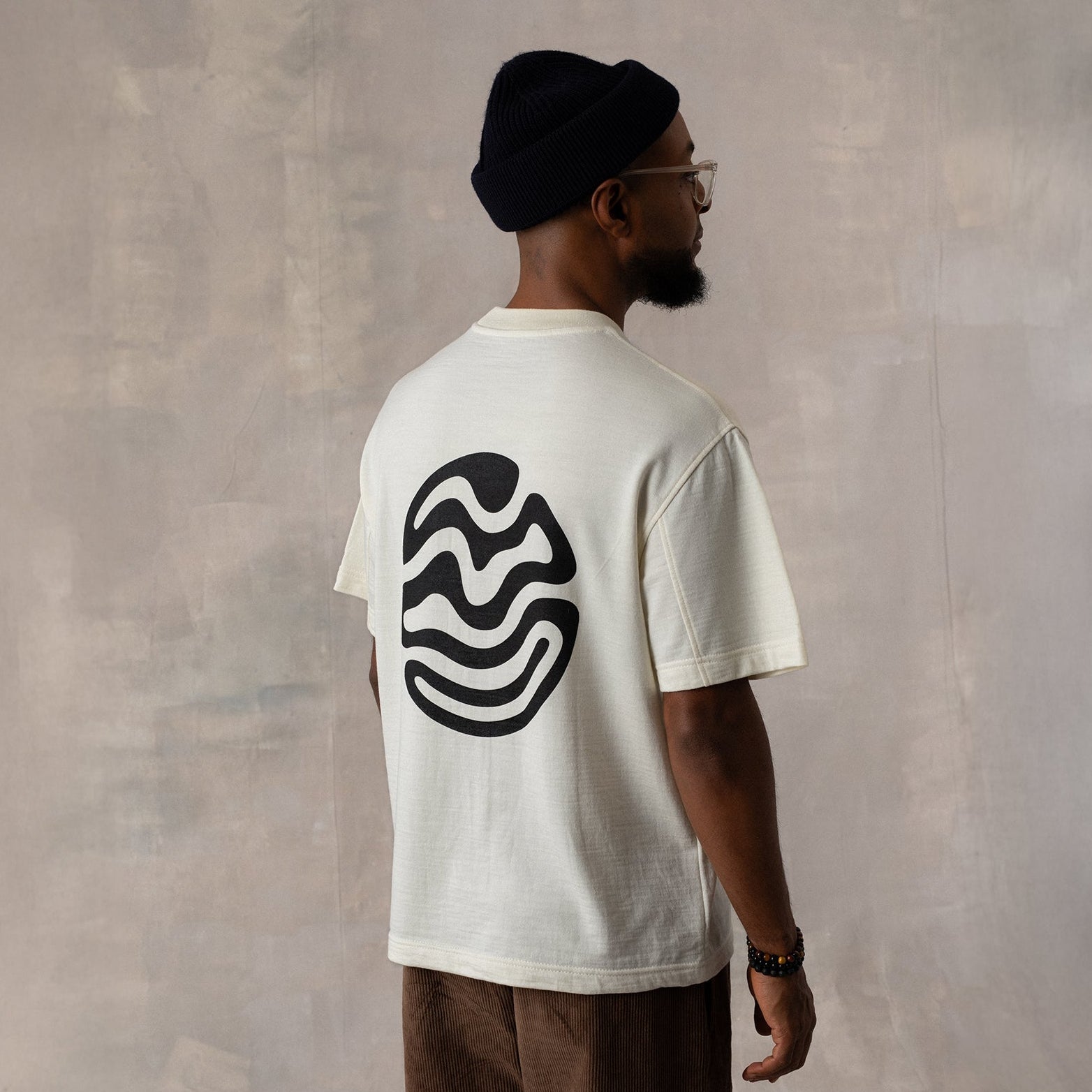 Tewelde is 180 cm tall
Weights 78 kg and wears a
Size M - Length Short