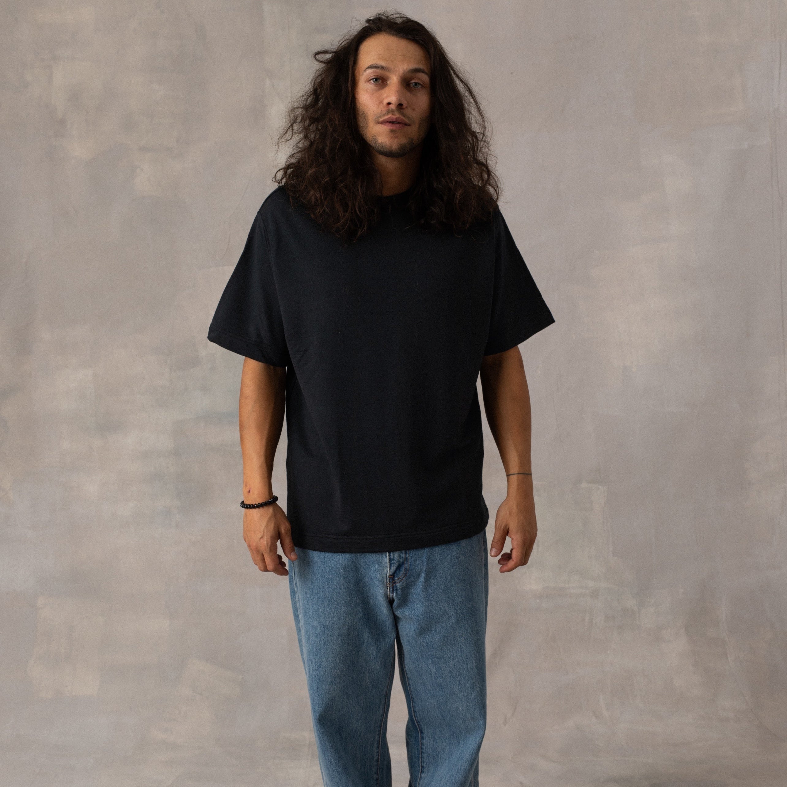 Toke is 174 cm tall.
Weights 72 kg and wears a
Size M - Length Short