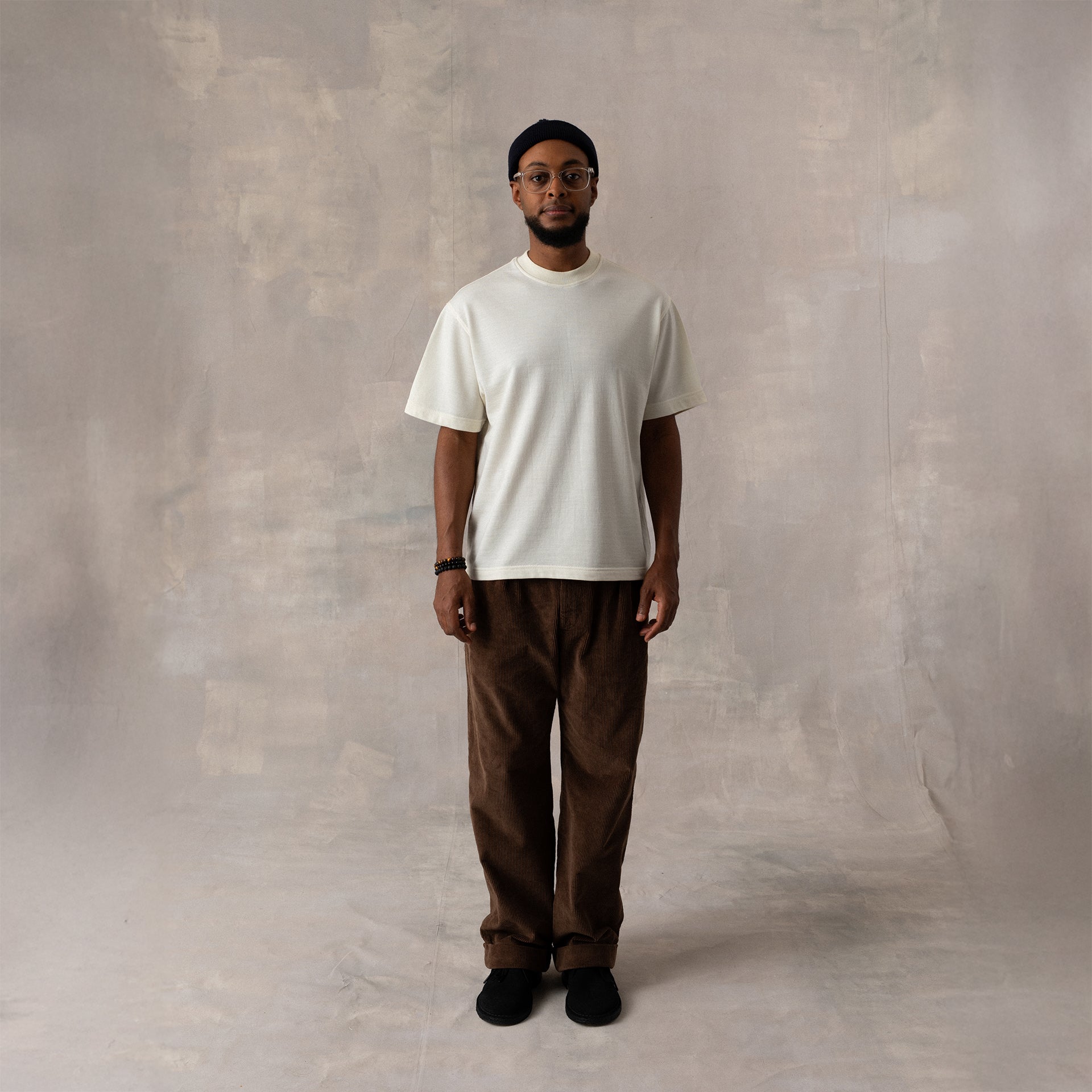 Tewelde is 180 cm tall
Weights 78 kg and
wears a size L - short