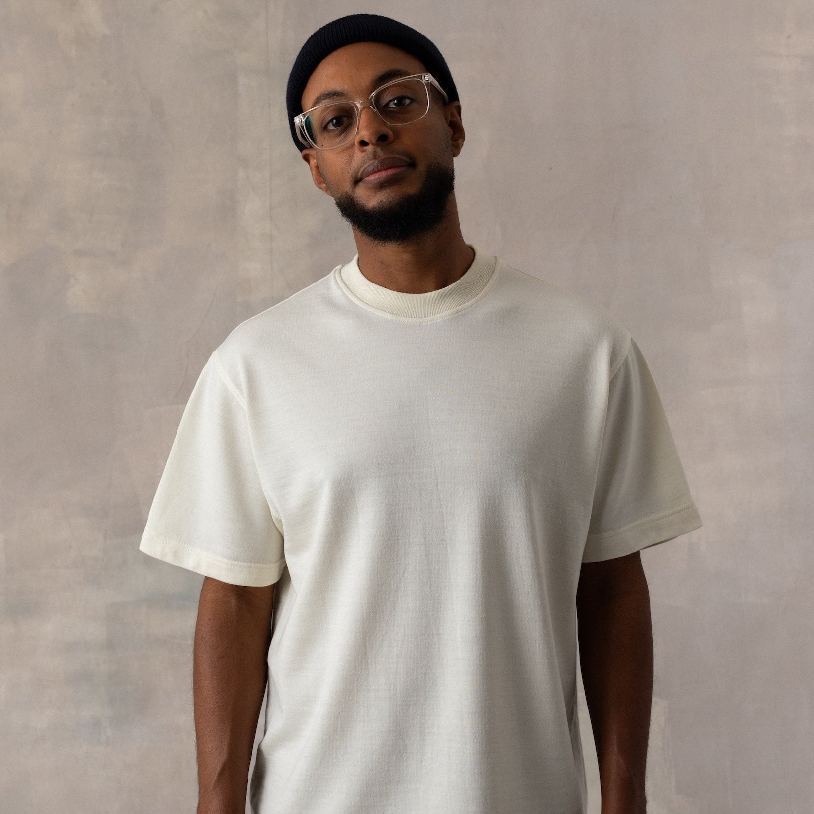 Tewelde is 180 cm tall
Weights 78 kg and wears a
Size M - Length Short