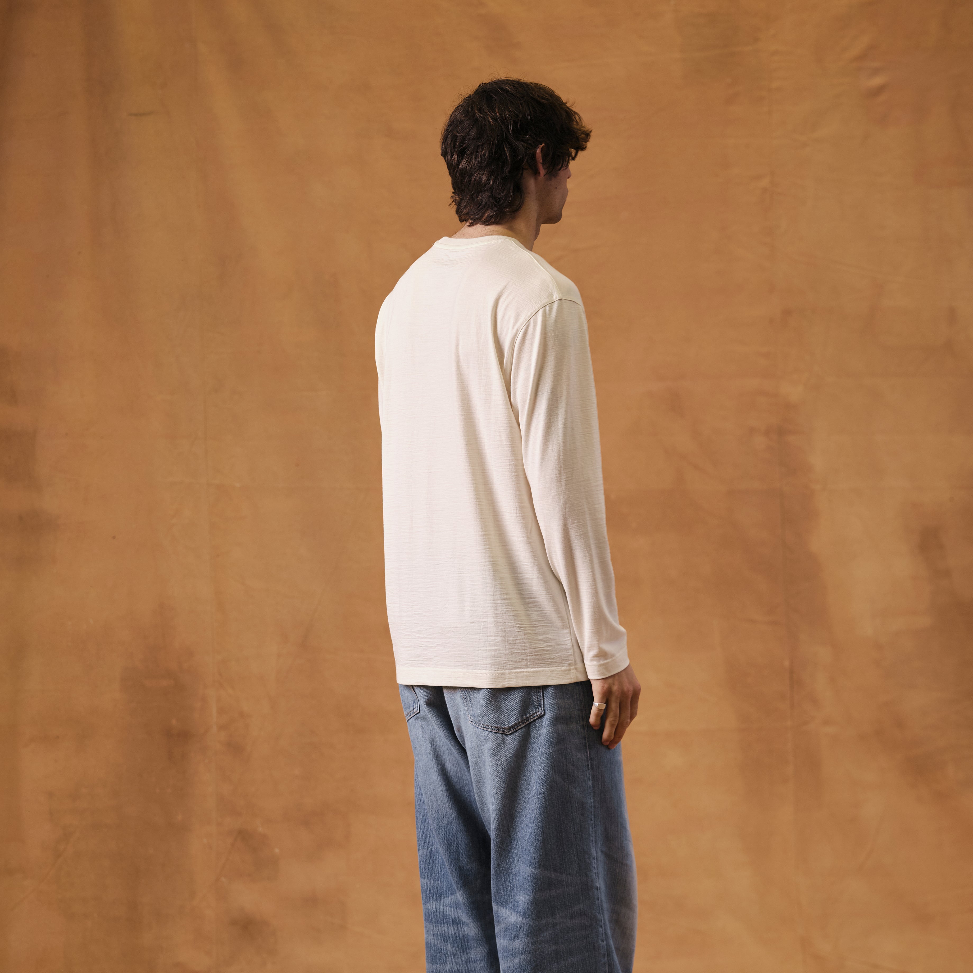 Nicholas is 195 cm tall
Weights 88 kg and wears
Size XL - Length Regular