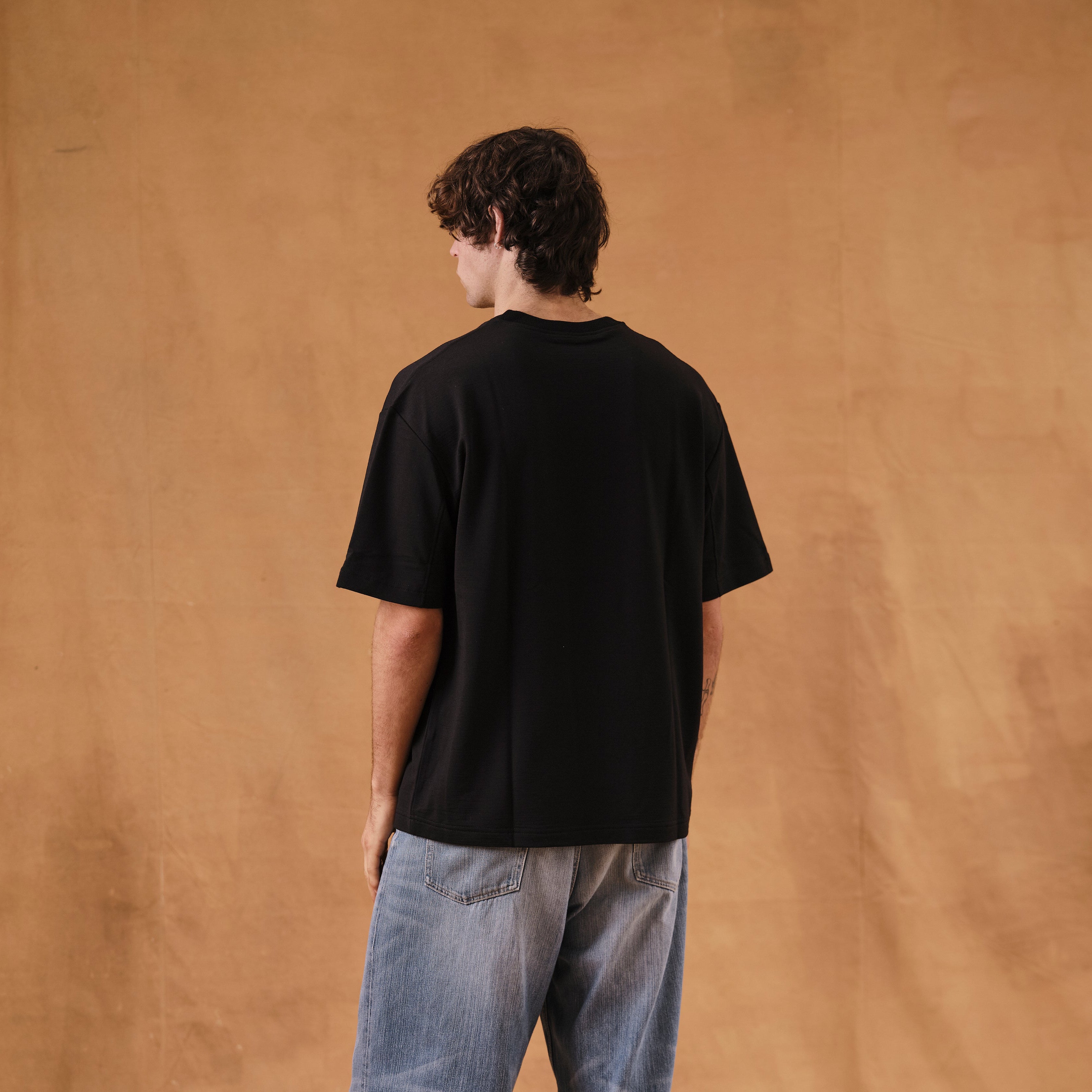 Nicholas is 195 cm tall
Weights 88 kg and wears a 
Size XL - Length Short