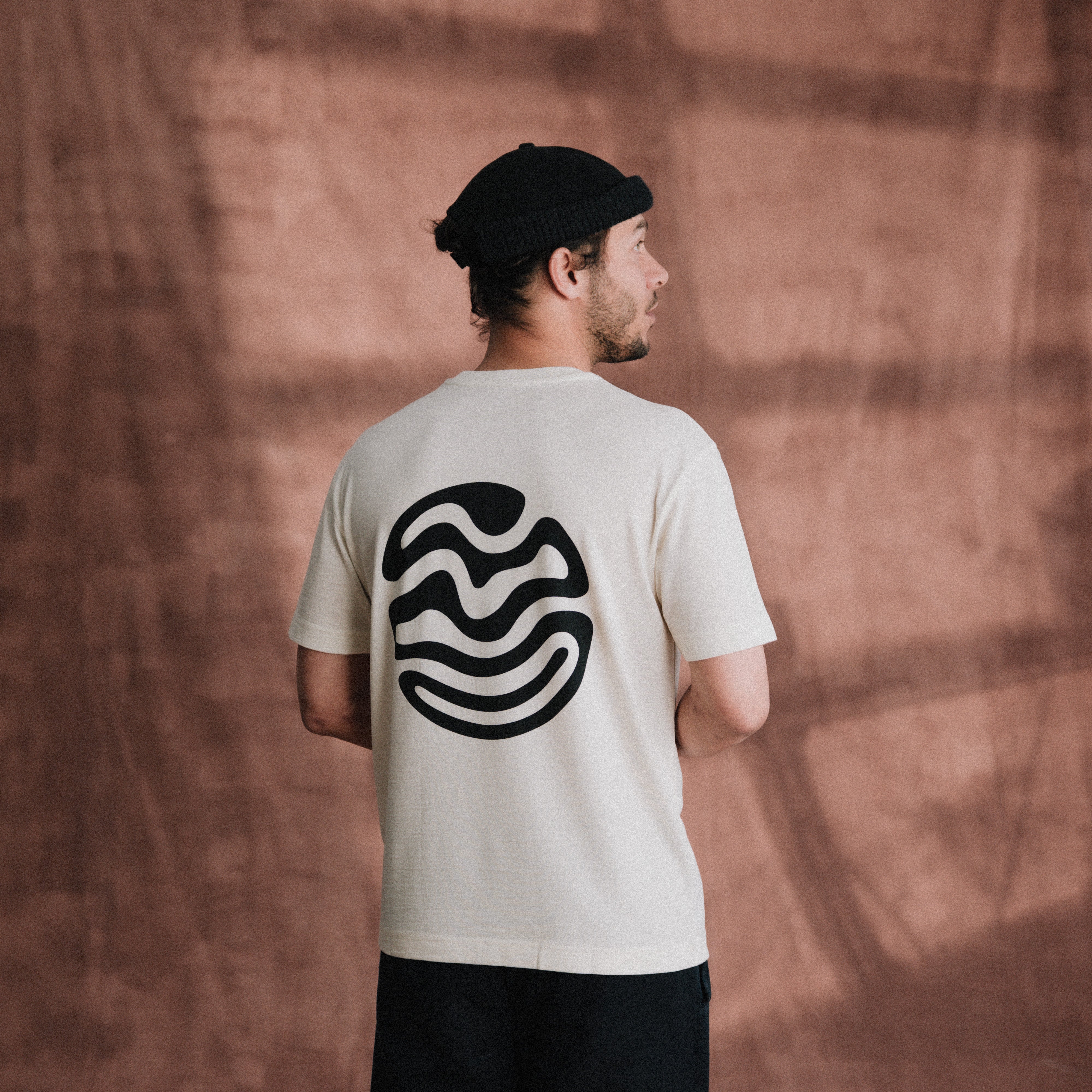 The Regular T-Shirt - Nature with Globe