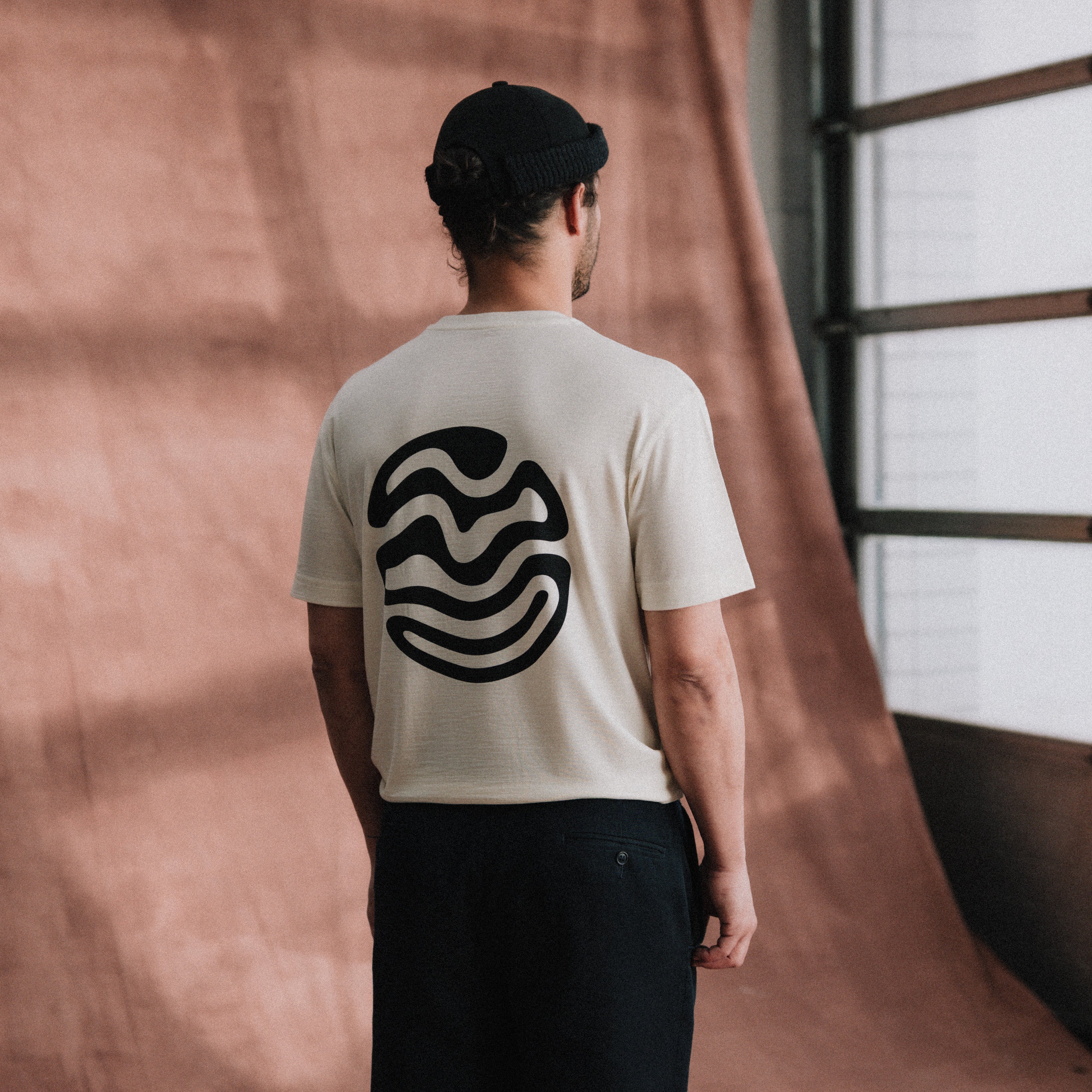 The Regular T-Shirt - Nature with Globe
