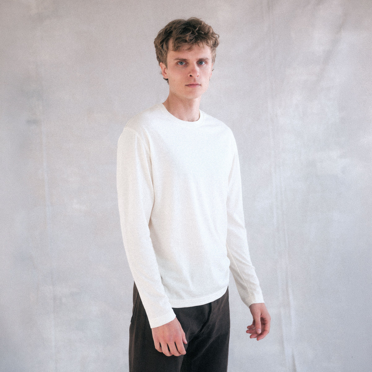 The Regular T-Shirt L/S in undyed natural extrafine merino wool, product flat lay