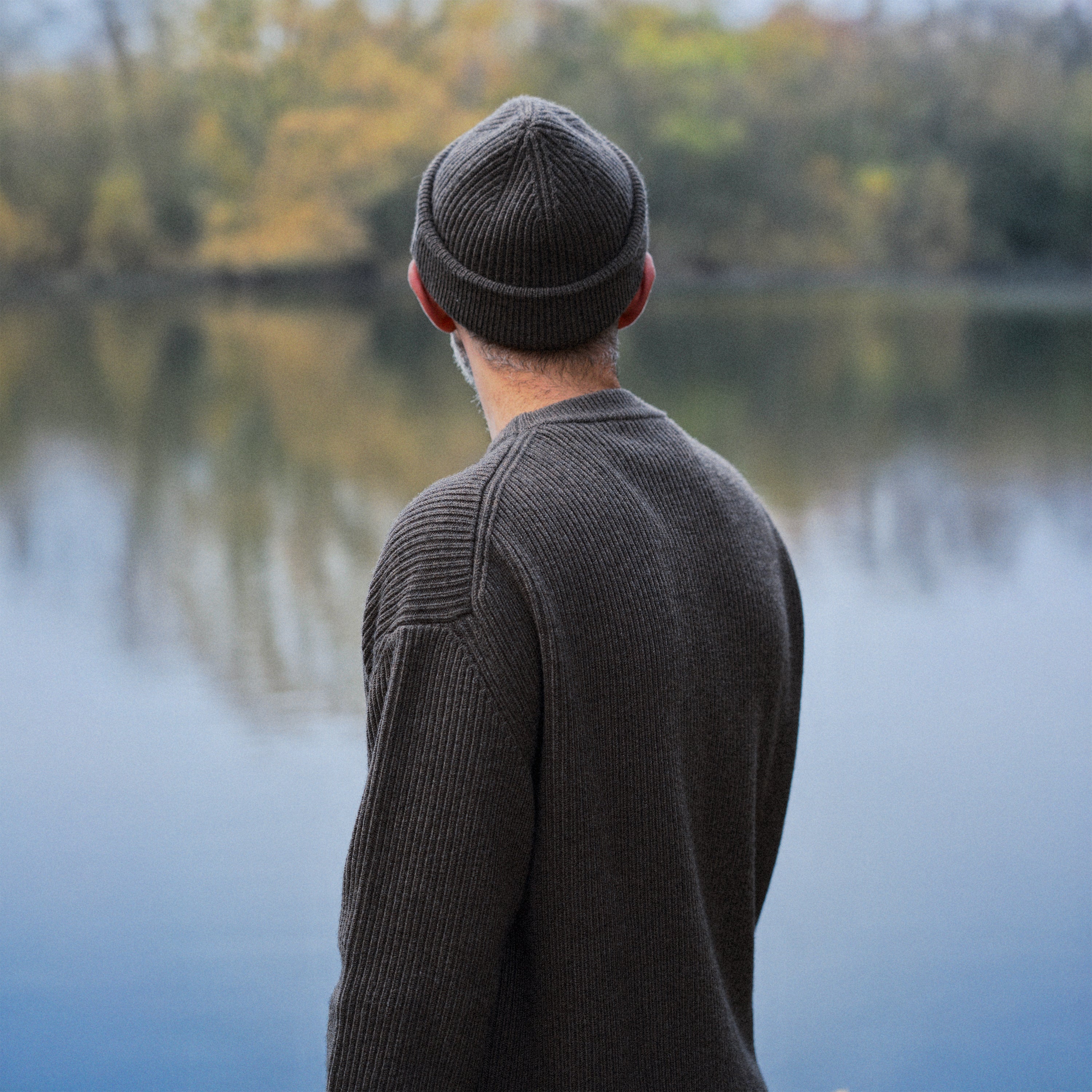 Salih is 187 cm tall
weighs 82 kg and wears
Size L - Length Regular