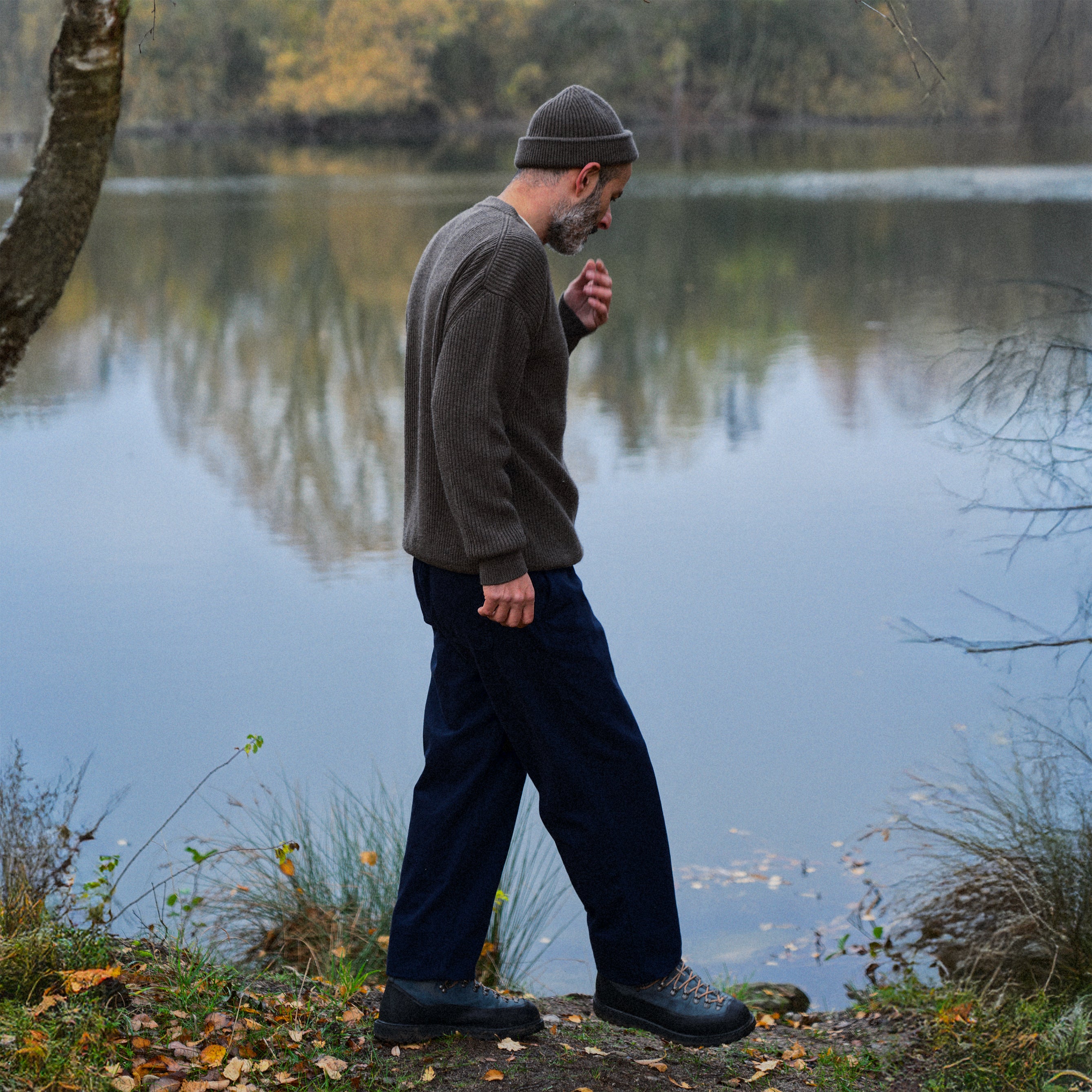 Salih is 187 cm tall
weighs 82 kg and wears
Size L - Length Regular