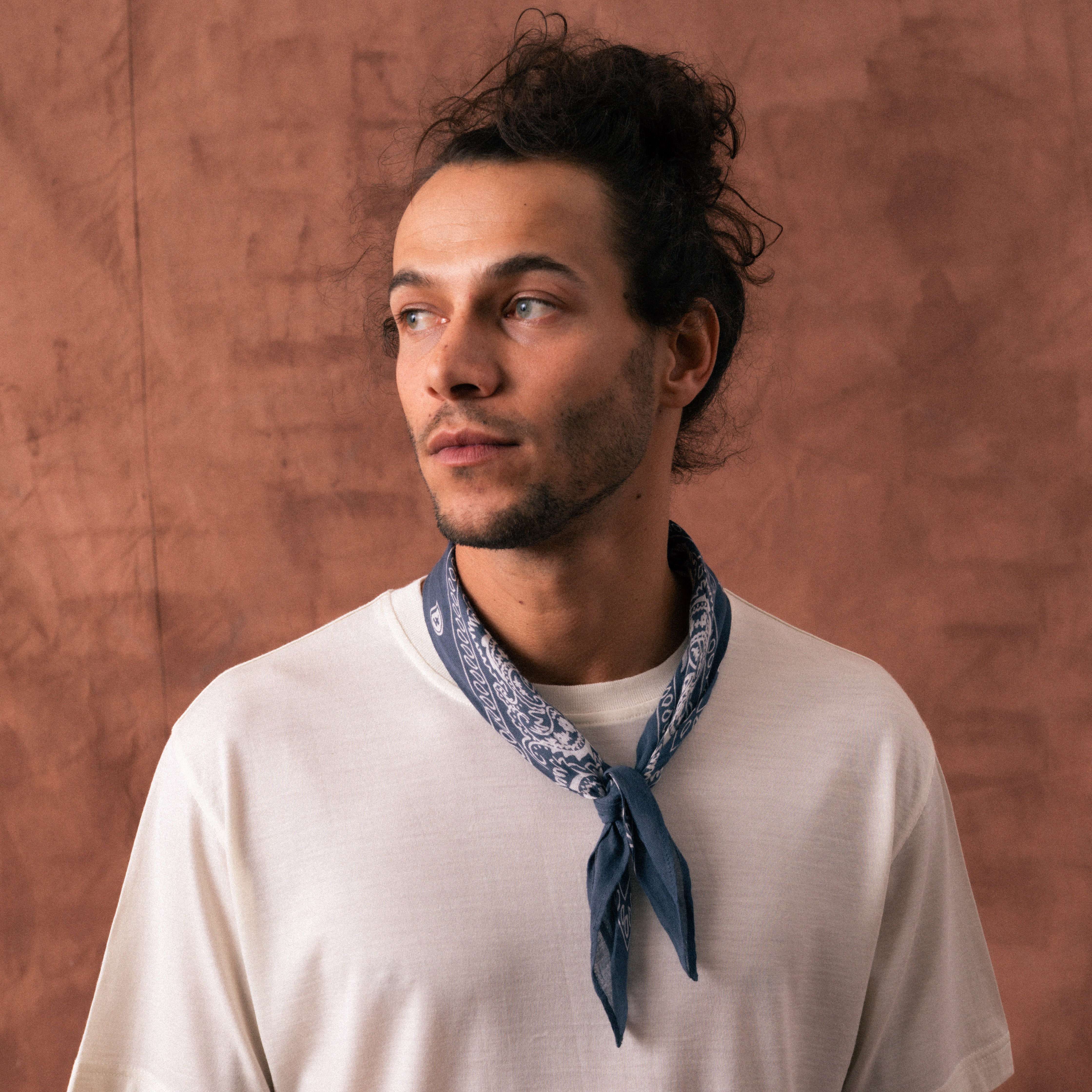 The Regular T-Shirt in undyed natural extrafine merino wool, front detail view